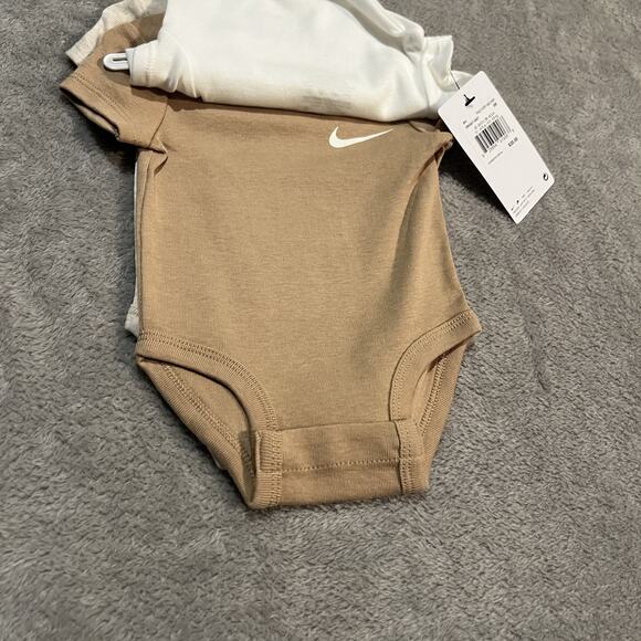 Nike Bodysuits Infant 3M Neutral White Tan 3-Pack One Piece 3 Months - Picture 3 of 4